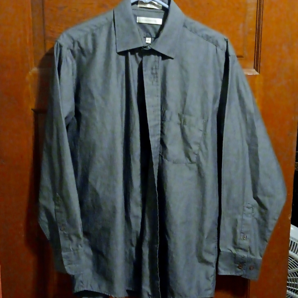 Men's charcoal gray medium 32-33 xenophobbrini dress shirt